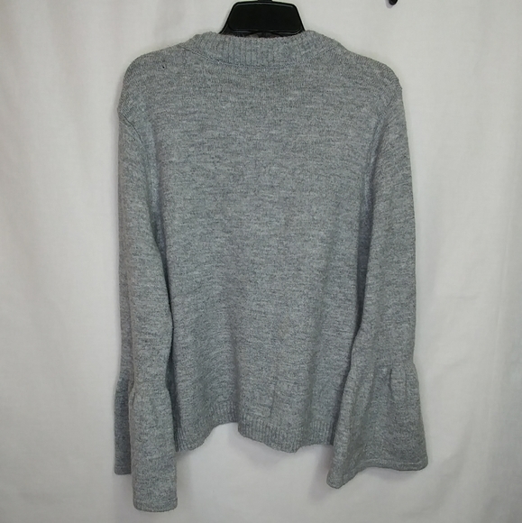 Falls Creek Gray Bell Sleeve Sweater Size L - Picture 2 of 7